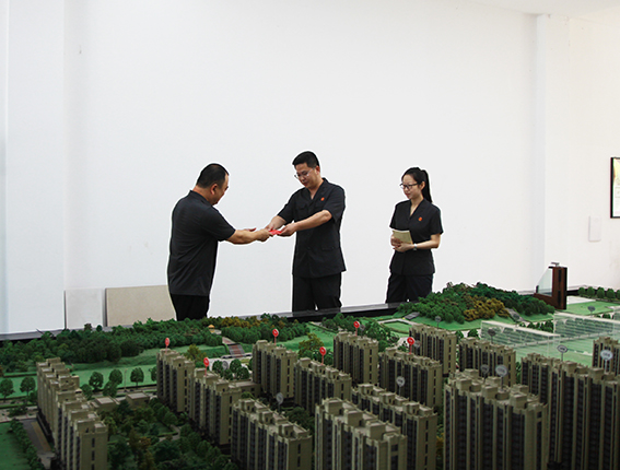 【为群众办实事示范法院创建】法官走访进企