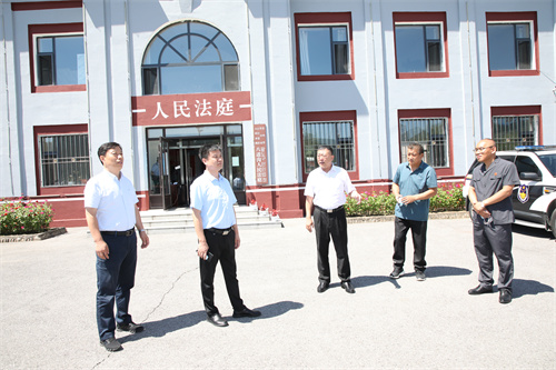 吉林高院政治部主任到基层法庭和重点村调研