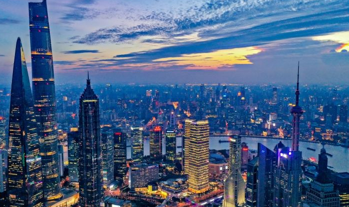 抢抓产业变革机遇  培育经济发展动能  