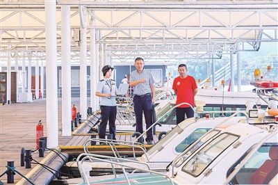 擅改行程、下属支付，严查公款旅游披上“隐