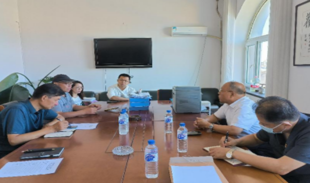 白石山法院走进黄松甸镇向群众征求工作意见