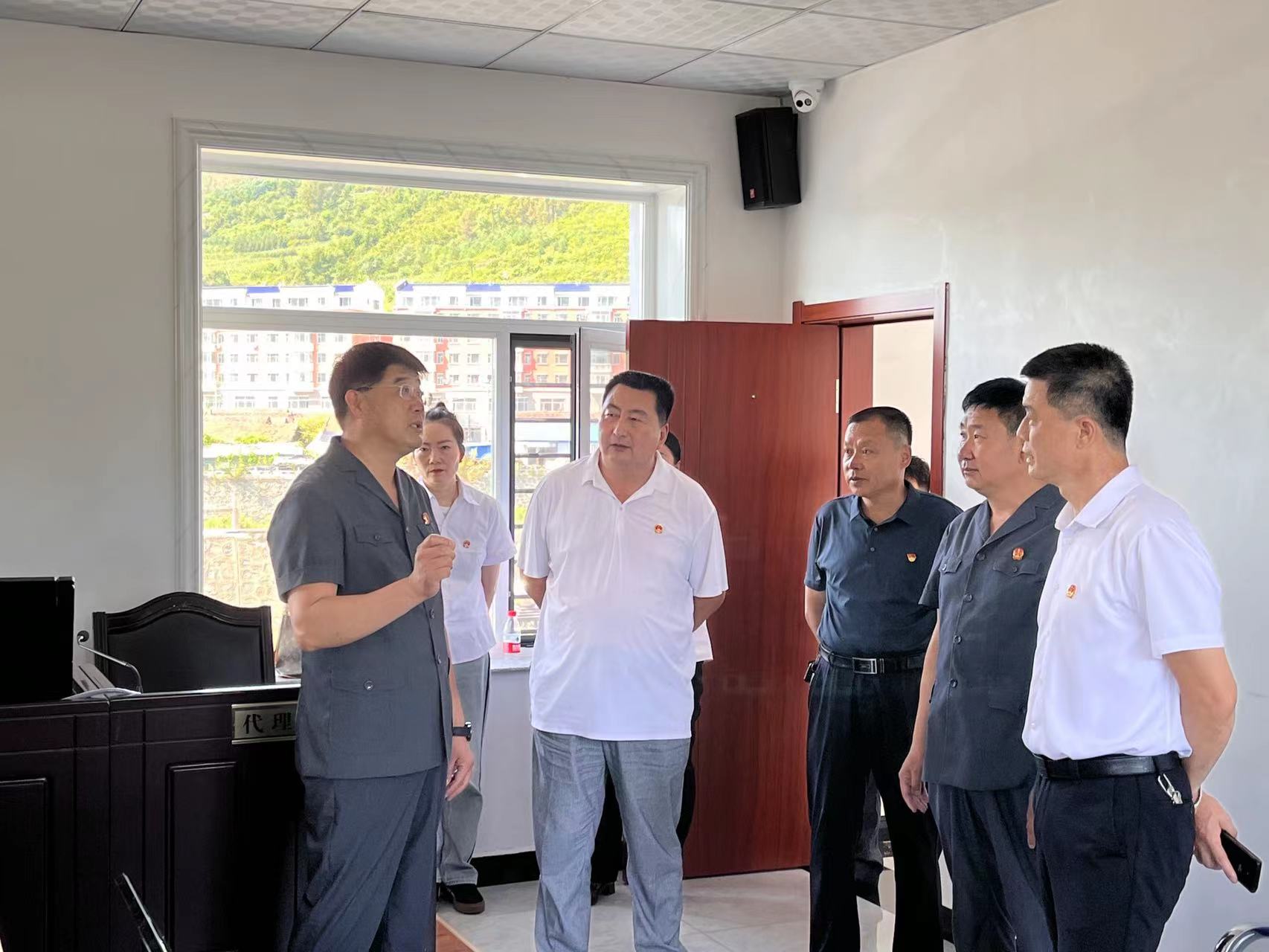 市人大副主任刘开华调研组一行到临江法院调