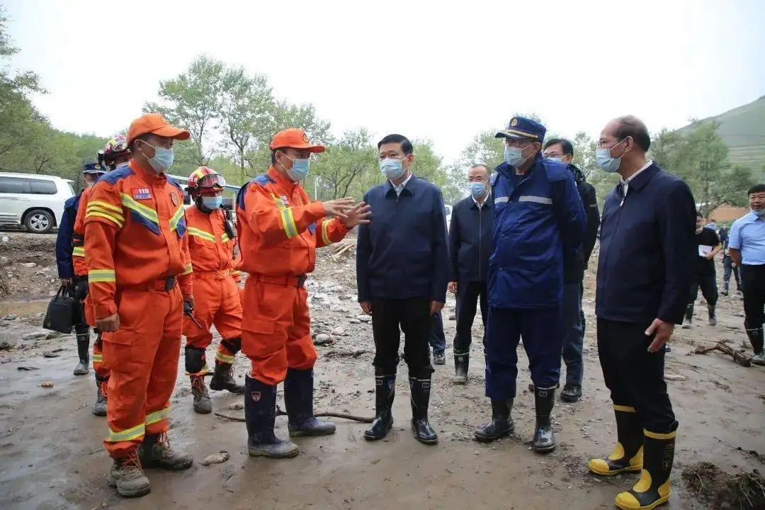 国家防总工作组在青海大通县山洪灾害现场指