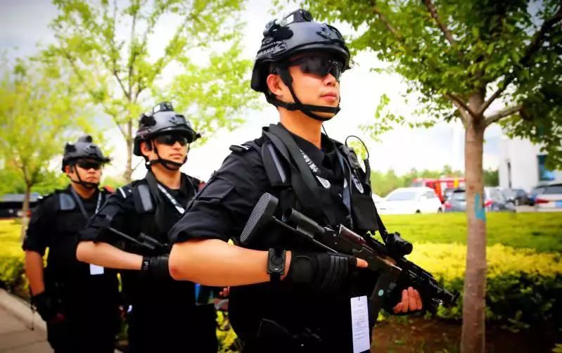 人民警察队伍擎旗奋进勇担使命