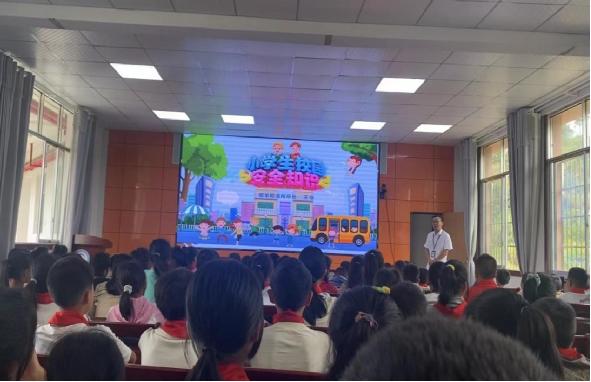 紫云司法法治进校园  上好开学安全第一课