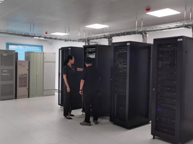 临江：网络自查 筑牢安全防线