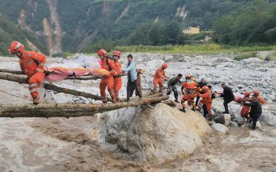 争分夺秒  全力以赴——四川泸定地震抗震