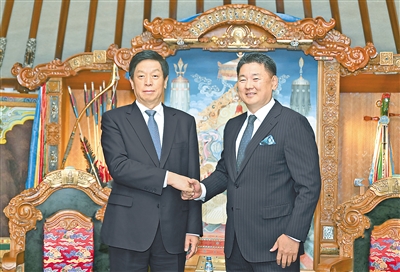 栗战书对蒙古国进行正式友好访问