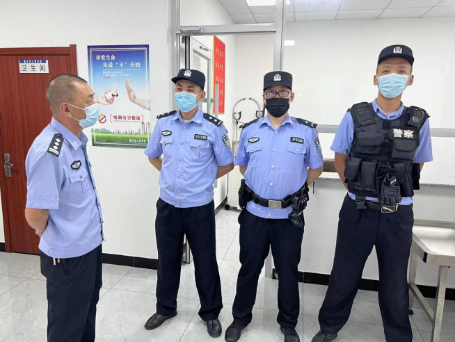 临江市人民法院司法警察大队开展警容风纪大