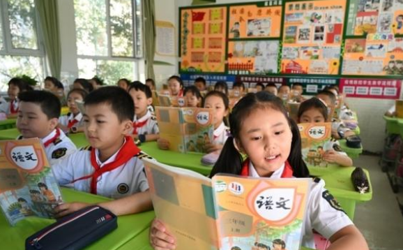 教育部：全国共有各级各类学校52.93万