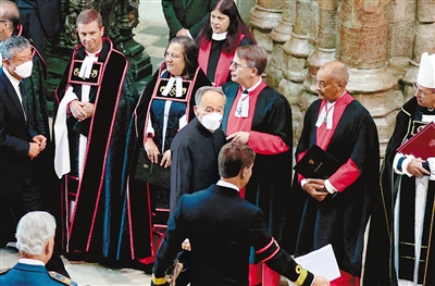 习近平主席特别代表王岐山赴英国出席伊丽莎