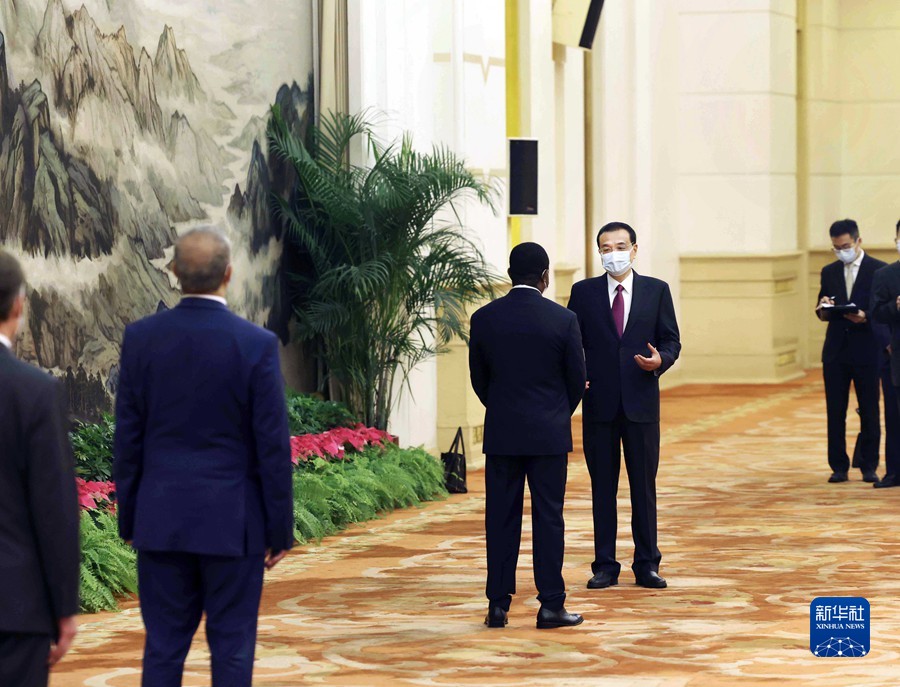 李克强会见外国新任驻华使节