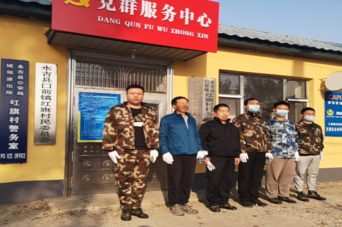  永吉法院到红旗村开展助农秋收行动