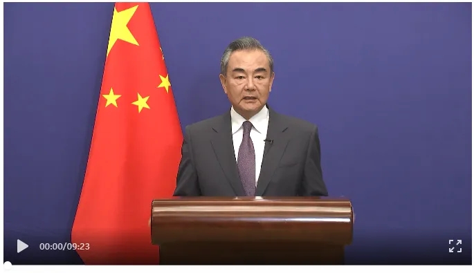 王毅同澳大利亚外长黄英贤通电话