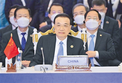 李克强出席第17届东亚峰会