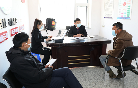 诉前调解进乡村 案结事了解矛盾