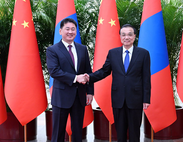 李克强栗战书分别会见蒙古国总统呼日勒苏赫