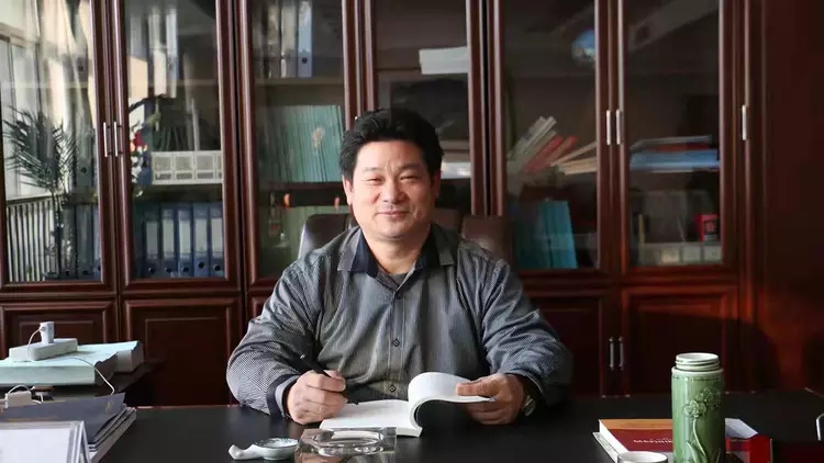 用水墨书写人生，让色彩画出灵魂