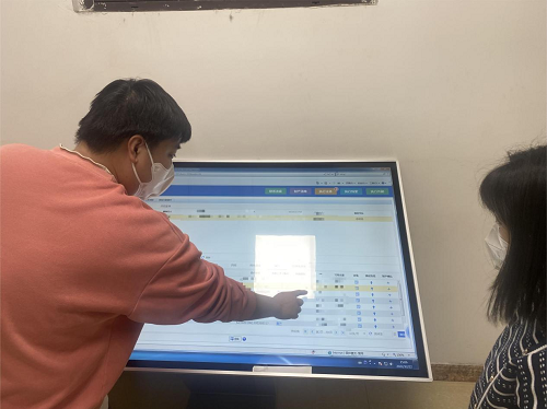 蛟河法院巧用执行案件查控一体机 解答群众