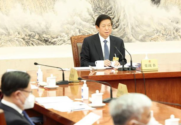 十三届全国人大常委会举行第一百三十一次委