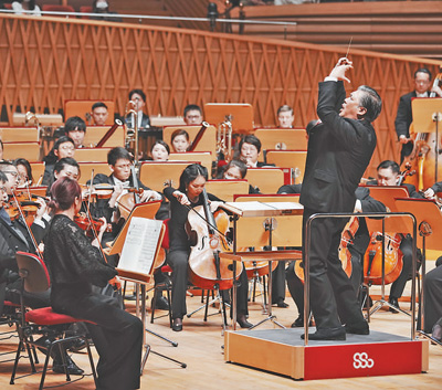 中国交响  奏响时代强音（推进文化自信自