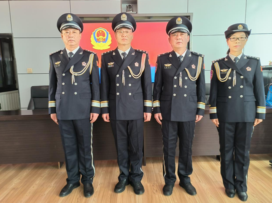 初心不改警旗飘扬