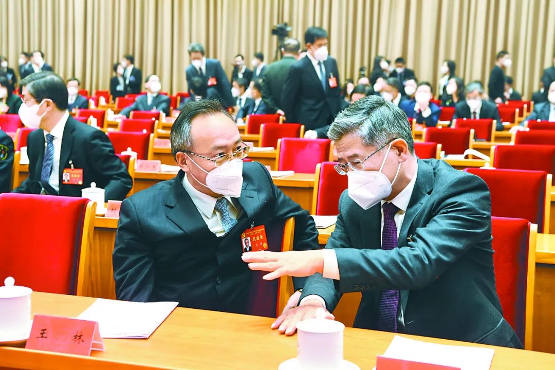 永远吹冲锋号 不断取得反腐败斗争新成效