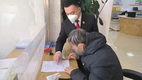 司法为民守初心，打破服务群众“玻璃墙”