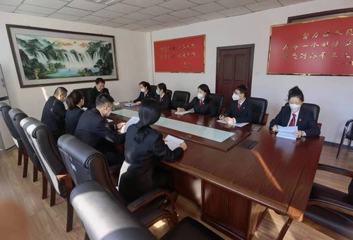 白石山林区基层法院第二党支部召开2022