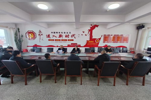 巡回审判进乡村 就地普法为人民