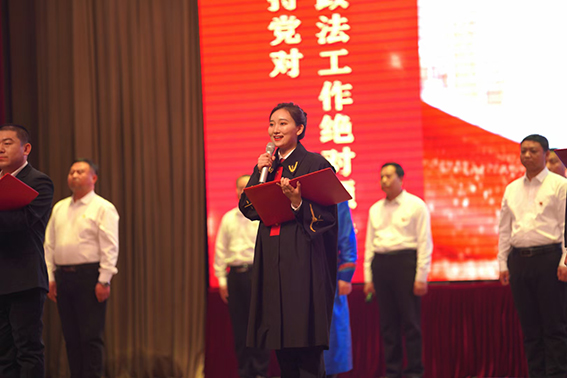 以文字润心 用光影表达 前郭法院新闻宣传