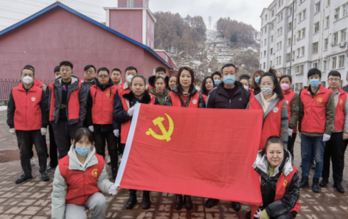 清除乱堆乱放 共建共享美好家园