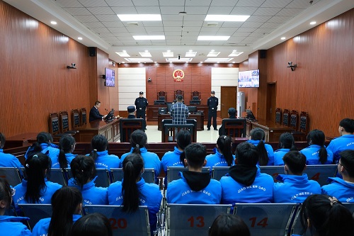 【法治副校长】春风十里，一起走进 “法治