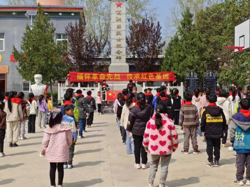 清明祭先烈暨红色经典诗词诵读活动