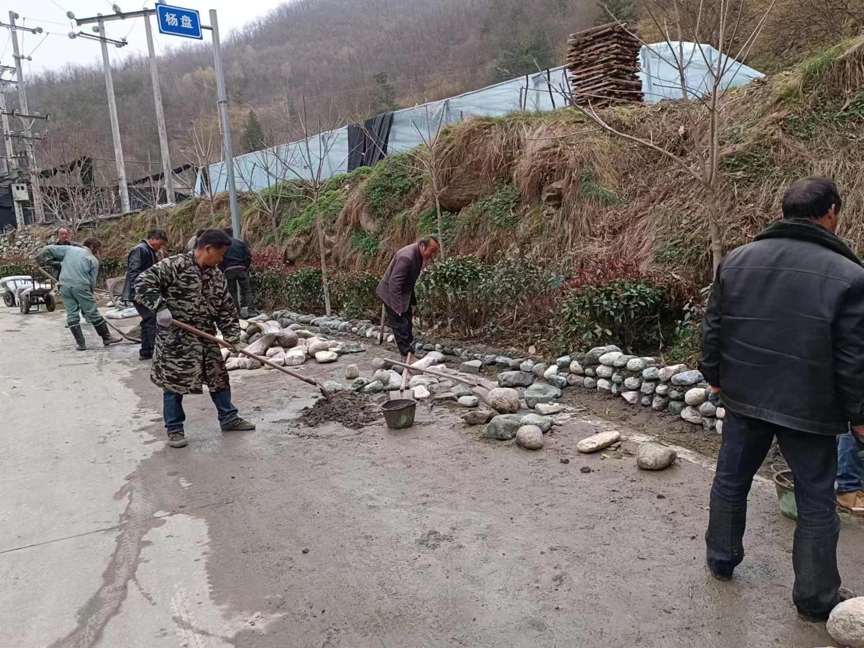 西峡县石界河镇：当代“愚公”齐发力 铺就