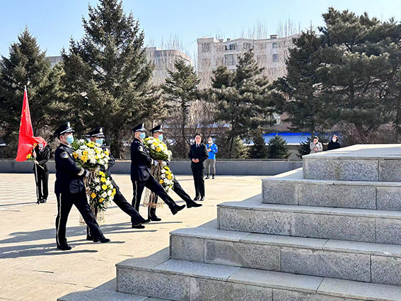 【清明·缅怀】宁江法院开展清明祭扫活动