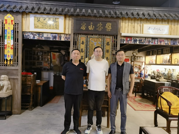 河南秘书网常务总编魏健一行拜访河南优秀青