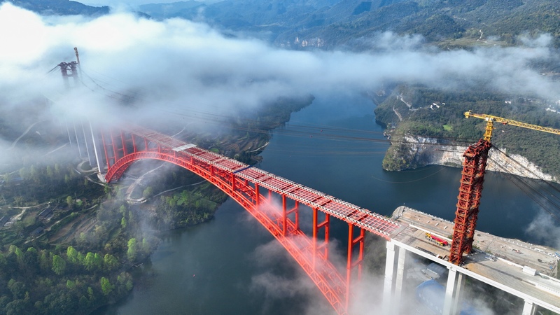 贵州：万桥飞架起  天堑变通途 