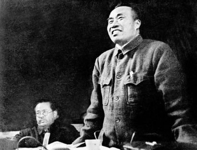 朱老总来到青稞田 