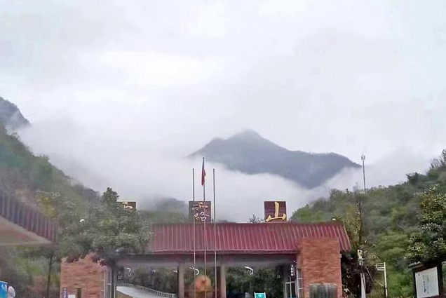 内乡县云露山：闻宝塔瀑声 觅红色足迹