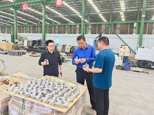 西峡县石界河镇：深入企业走访调研 精准护