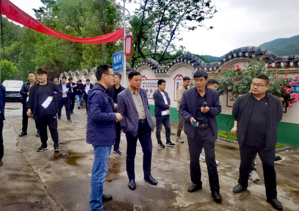 西峡县石界河镇：“晾晒评比”激活乡村振兴