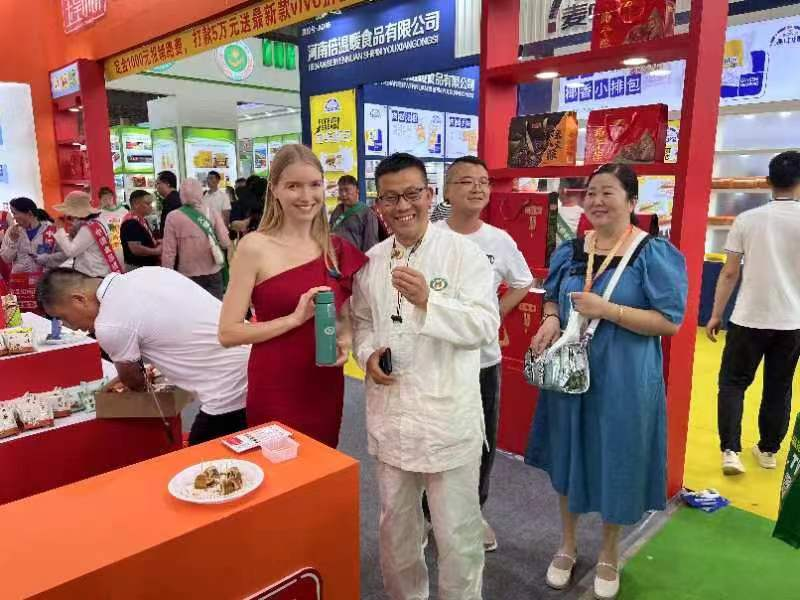 第二十届中国食品博览会：桐柏茶农刘可佳受