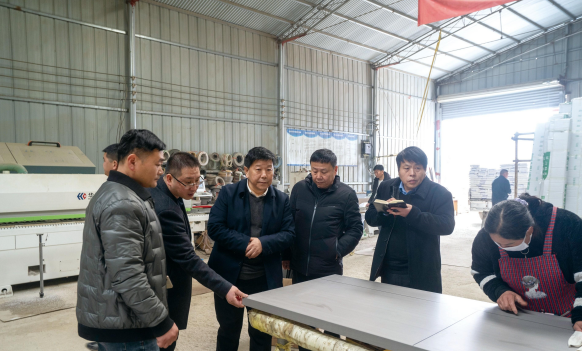 身驻小河郭 心系老百姓