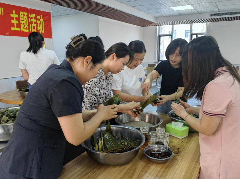 临江市人民法院开展“浓情粽意 共度端午”