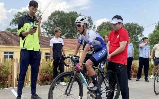 法院志愿者参与吉林省第十九届运动会自行车