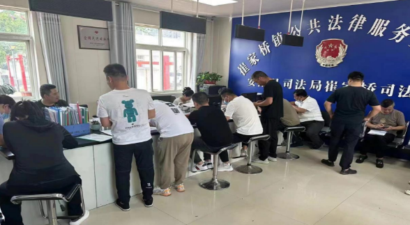 河南安阳：村居法律服务值班 助力法治社会