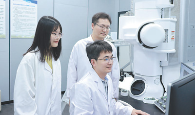 在原子世界“组装”新材料 