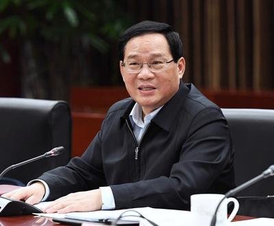 李强主持召开经济形势专家座谈会