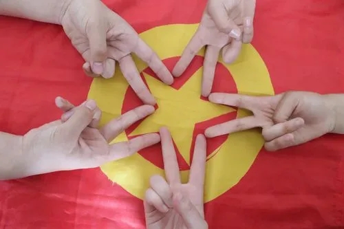 青春从来系家国（今日谈）